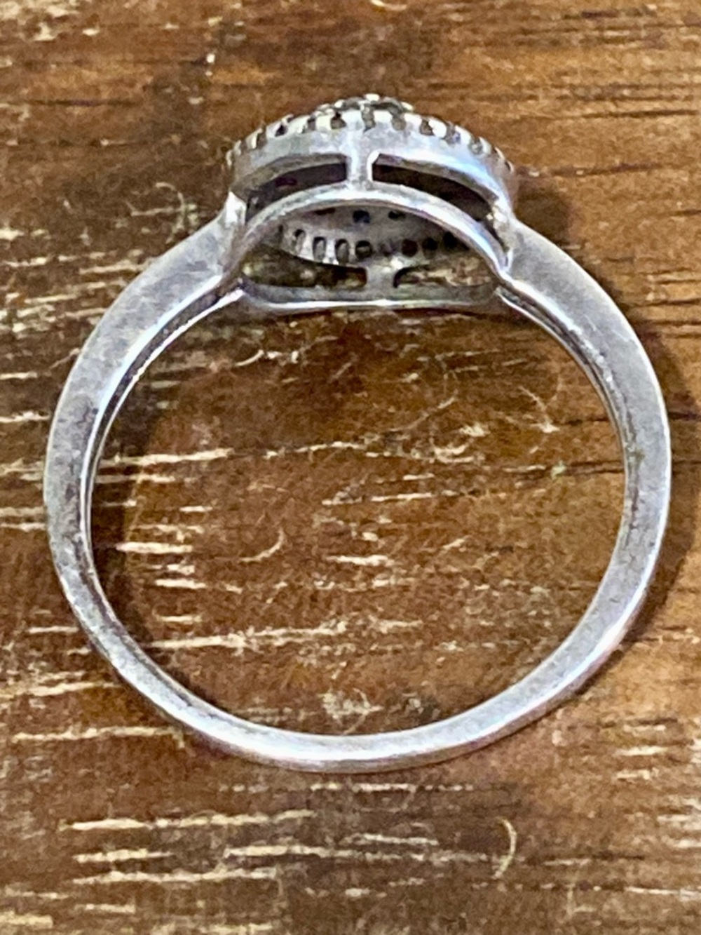 Silver Tone and Black Stone Circle Halo Ring Size 7 Poor Condition Signed JW - Picture 11 of 16